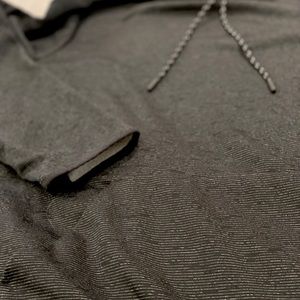 Under Armour Women’s XL sweatshirt (New without tags)